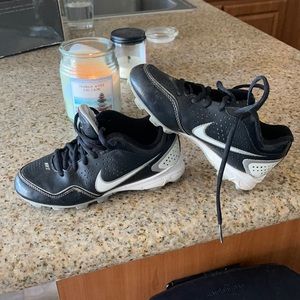Excellent condition baseball Nike shoes size 1 years